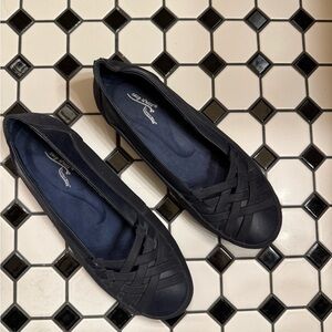 Easy Spirit Black Woven Flats